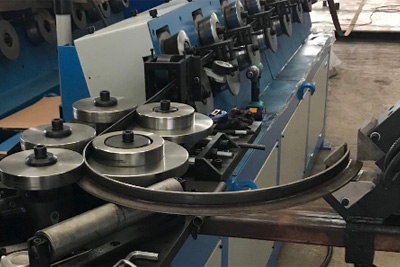 2_4_1_automatic_angle_flange_forming_machine_02